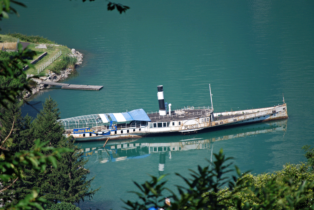 Piroscafo Plinio ausrangiert auf dem Mezzola See in 2009