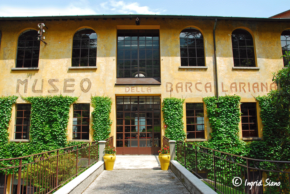 Entrance from the Museo Barca Lariana in Pianello on Lake Como