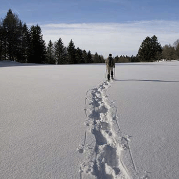 Snowshoe hikes in the hills around Lake Como